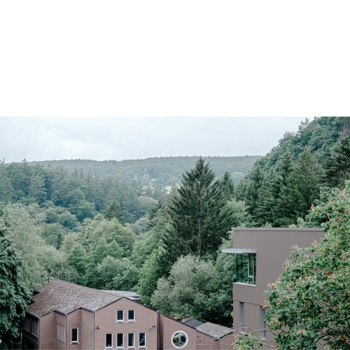 32 Page de garde SPA.jpg